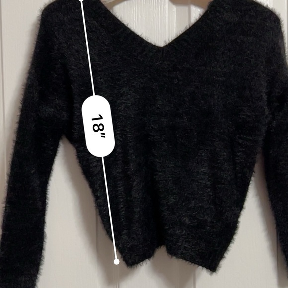 New Francesca’s Black Mi Ami  fuzzy sweater twist back. Size Y12 (xs) NWOT. - Picture 5 of 8
